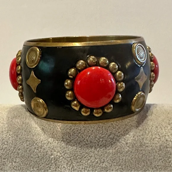 BOHO Metal Bracelet brass tone w/ red round beads - Picture 8 of 9